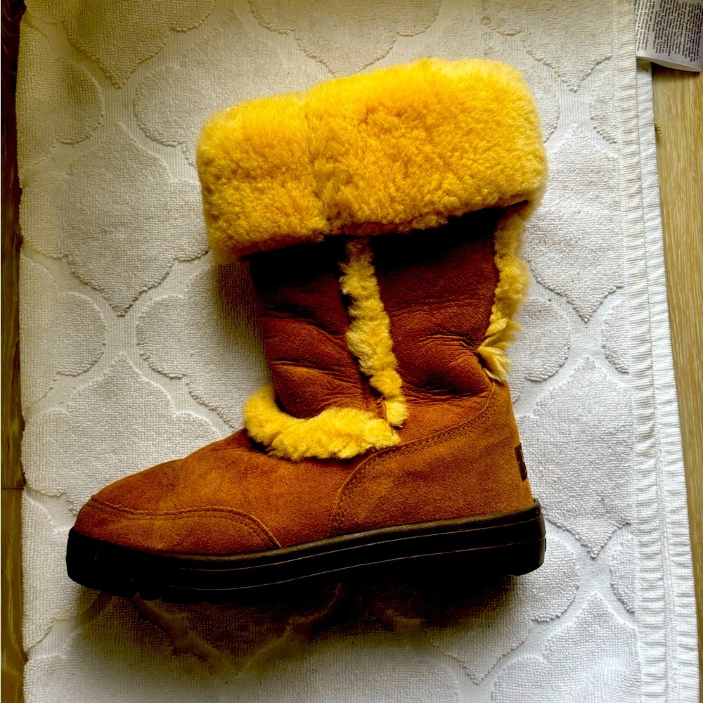 UGG Brown and Cream Ankle Boots with Fur Lining and Sturdy Sole